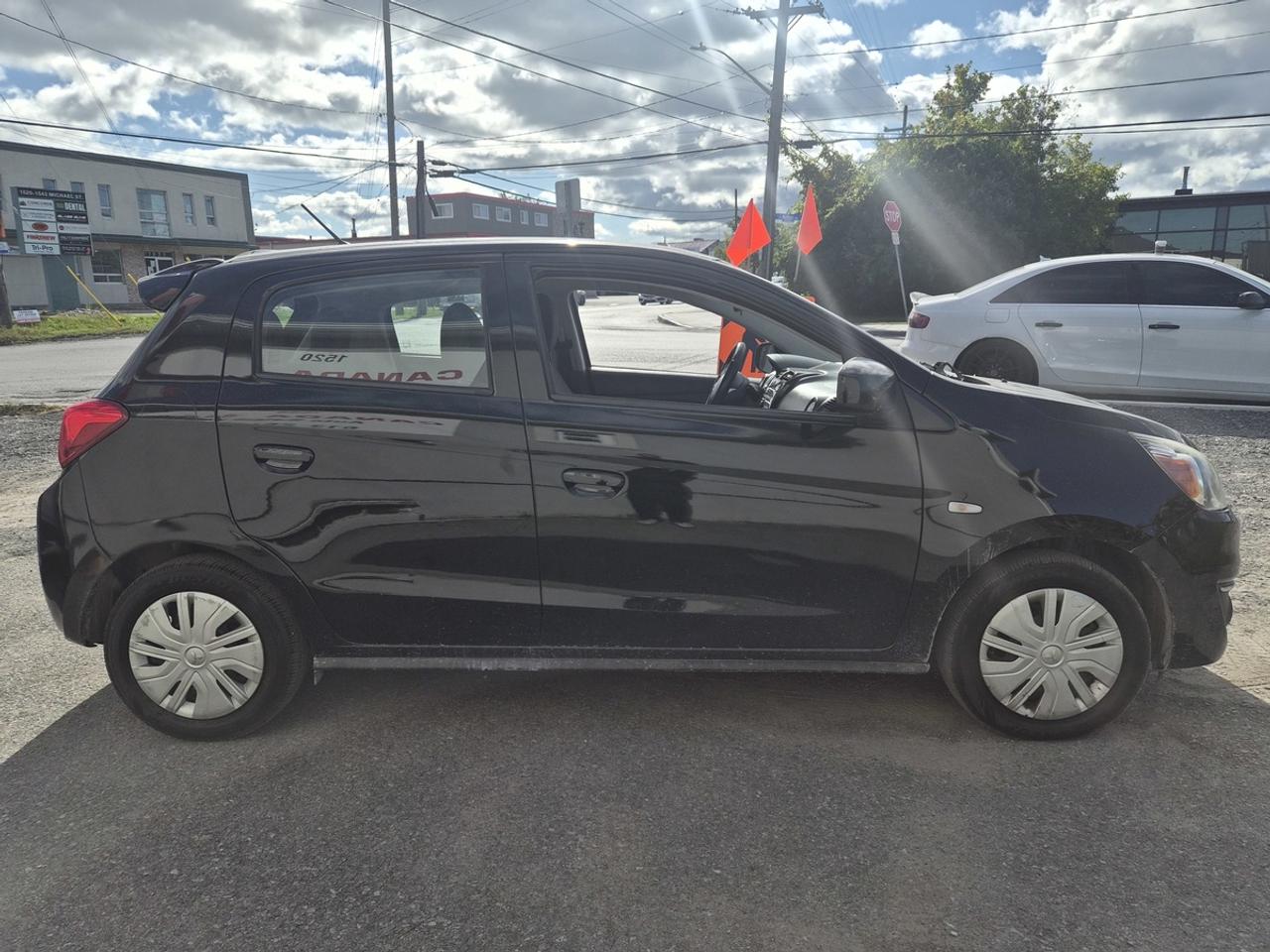 2017 Mitsubishi Mirage ES Photo