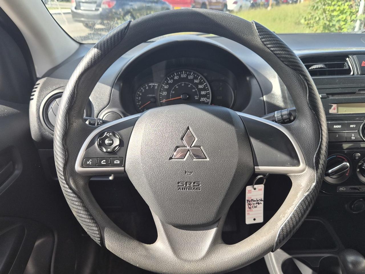 2017 Mitsubishi Mirage ES Photo