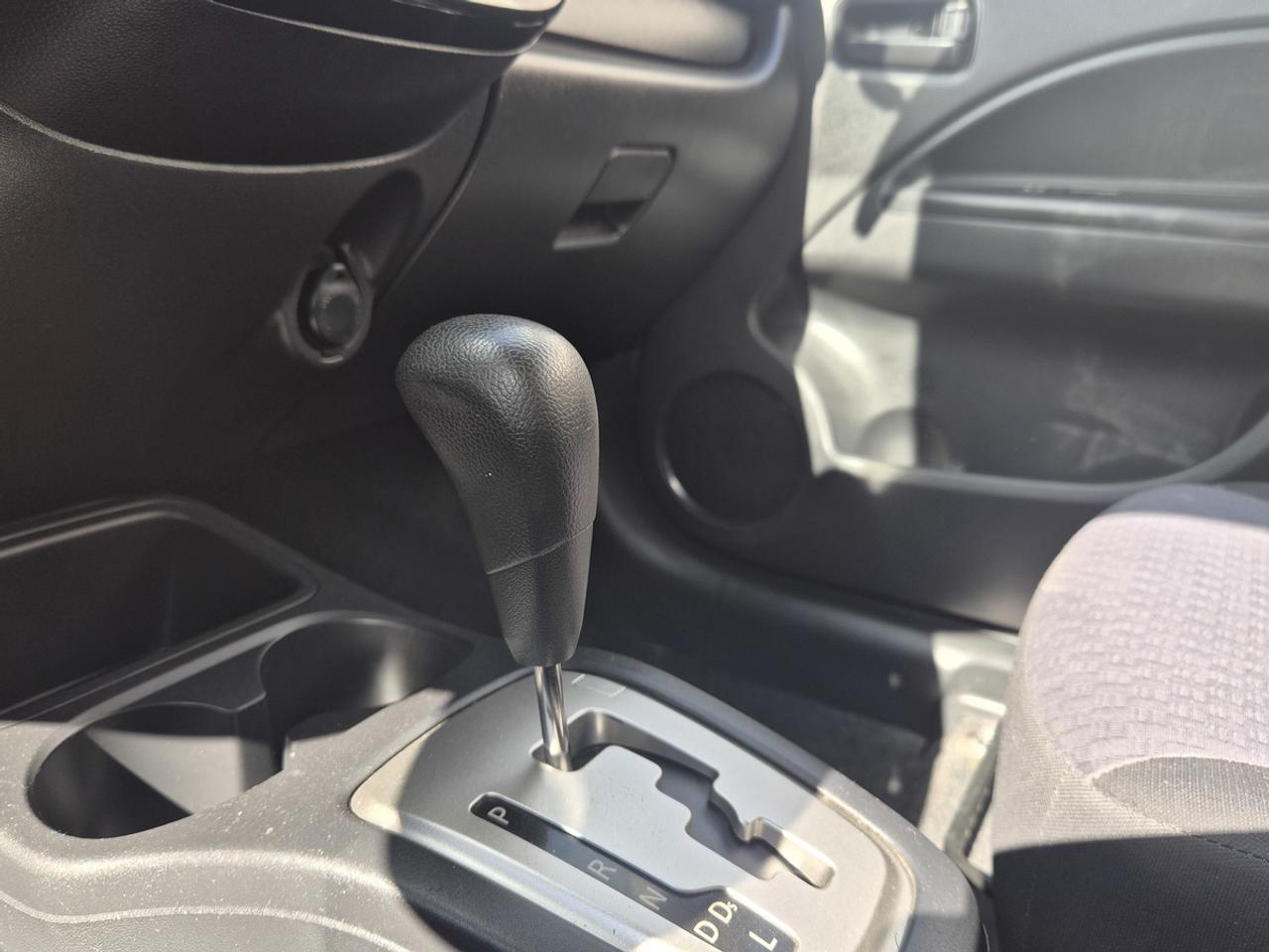 2017 Mitsubishi Mirage ES Photo