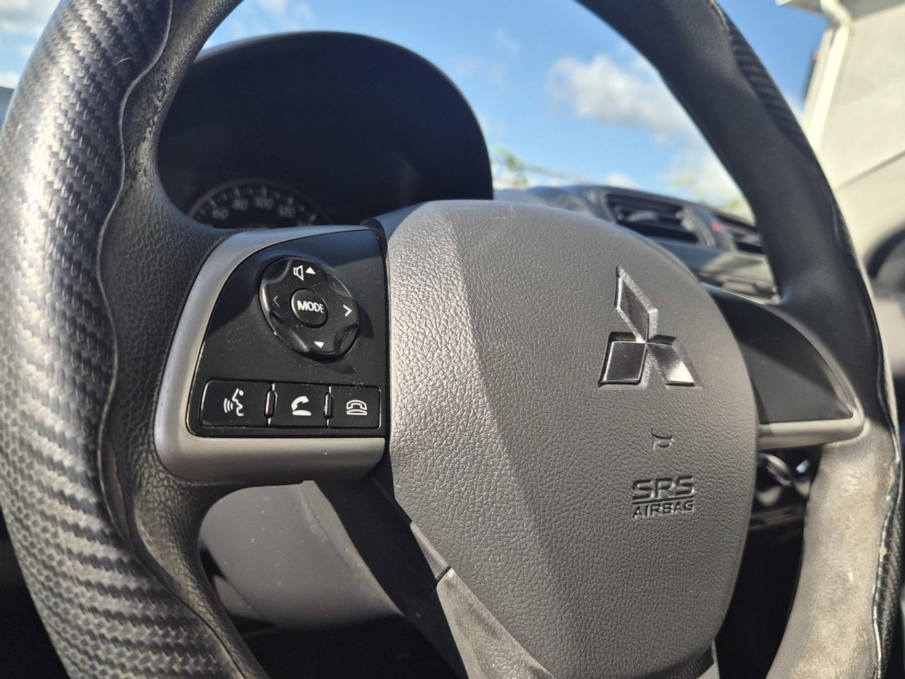2017 Mitsubishi Mirage ES Photo