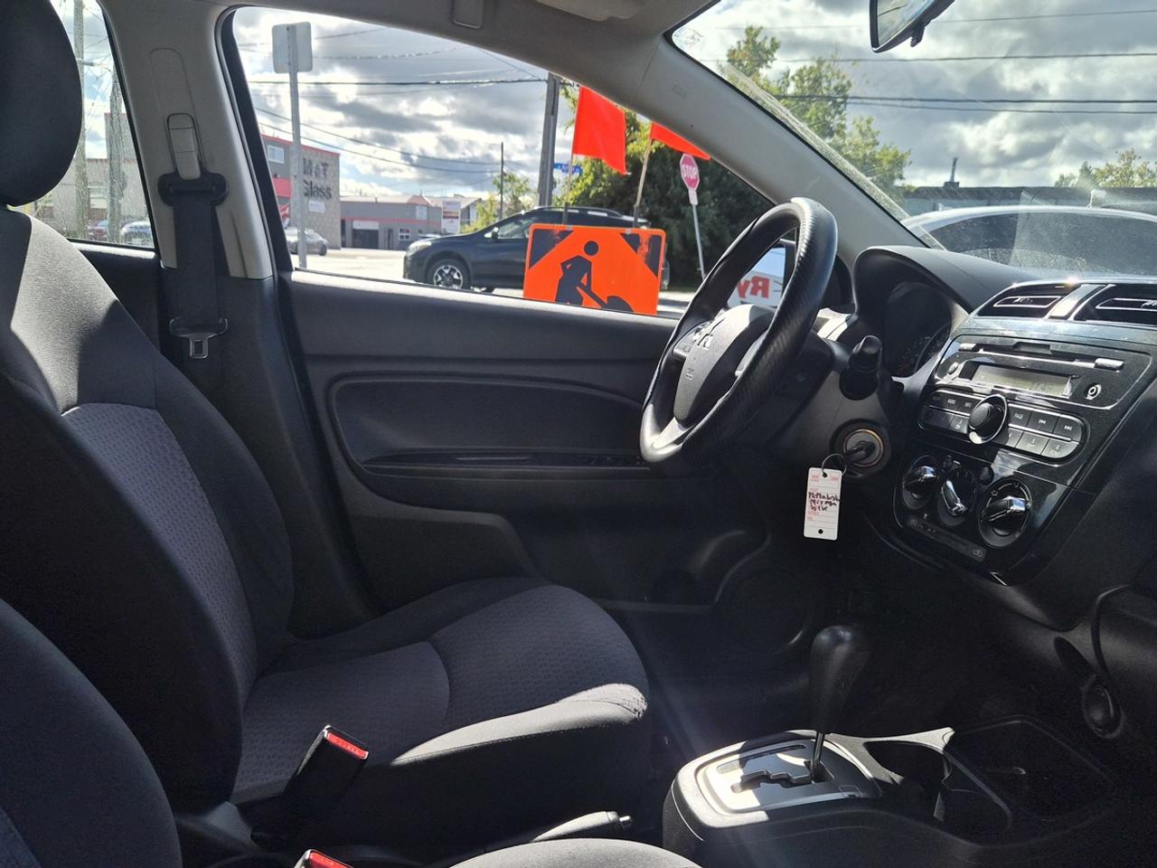 2017 Mitsubishi Mirage ES Photo