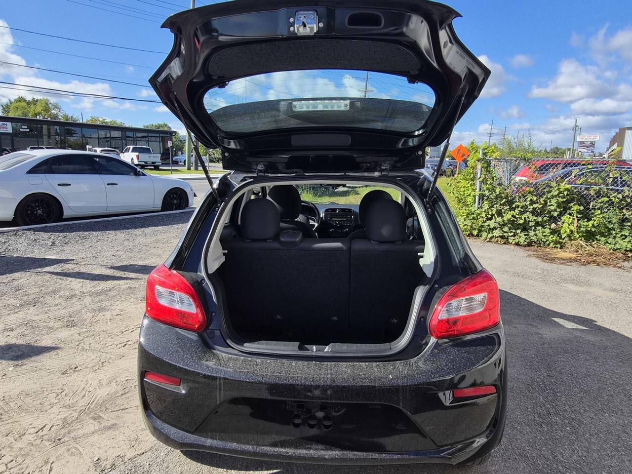 2017 Mitsubishi Mirage ES Photo