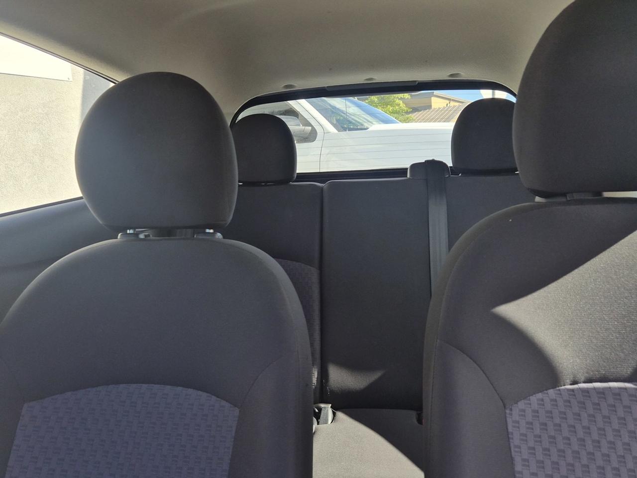 2017 Mitsubishi Mirage ES Photo