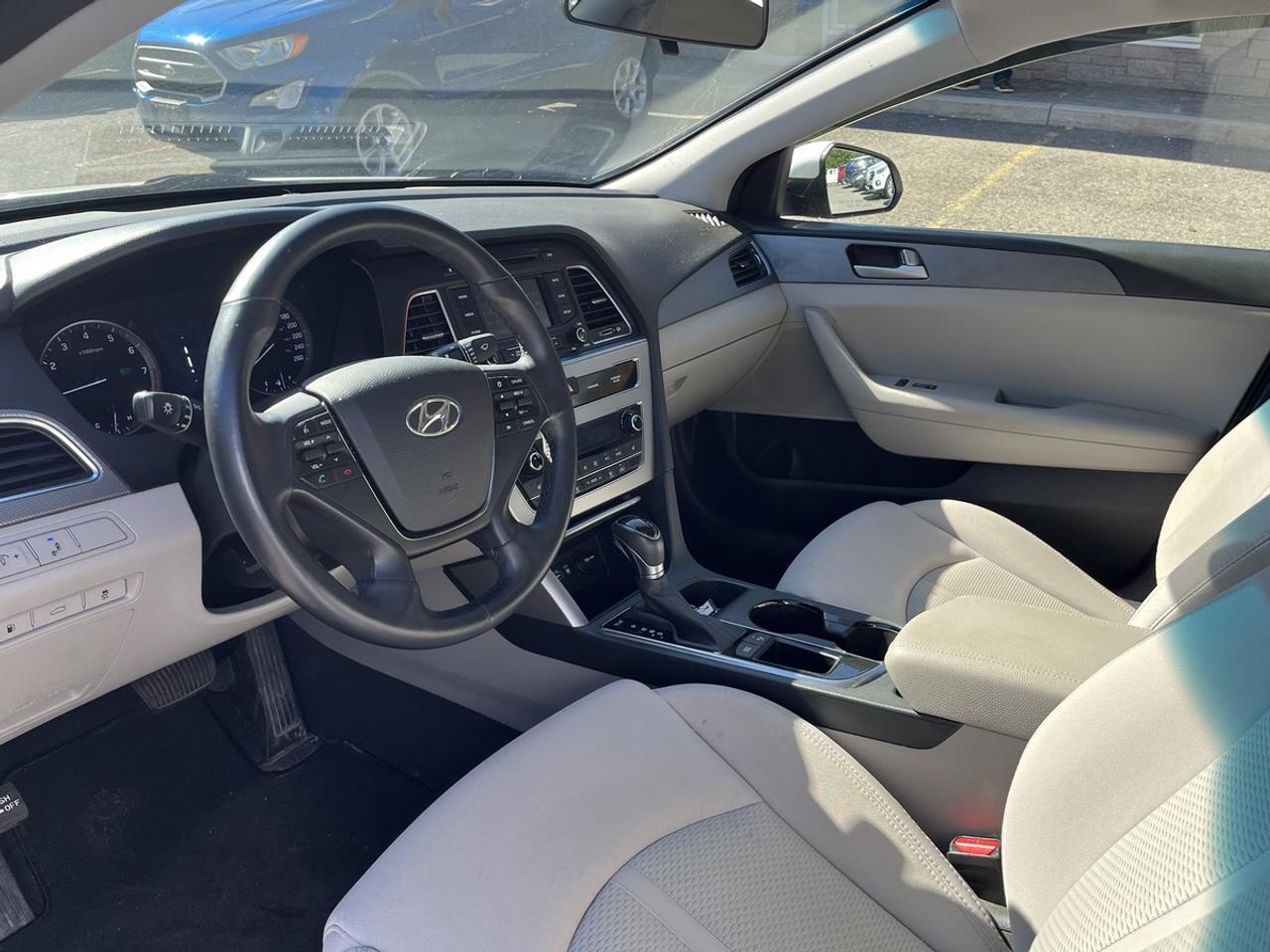 2015 Hyundai Sonata SE Photo5