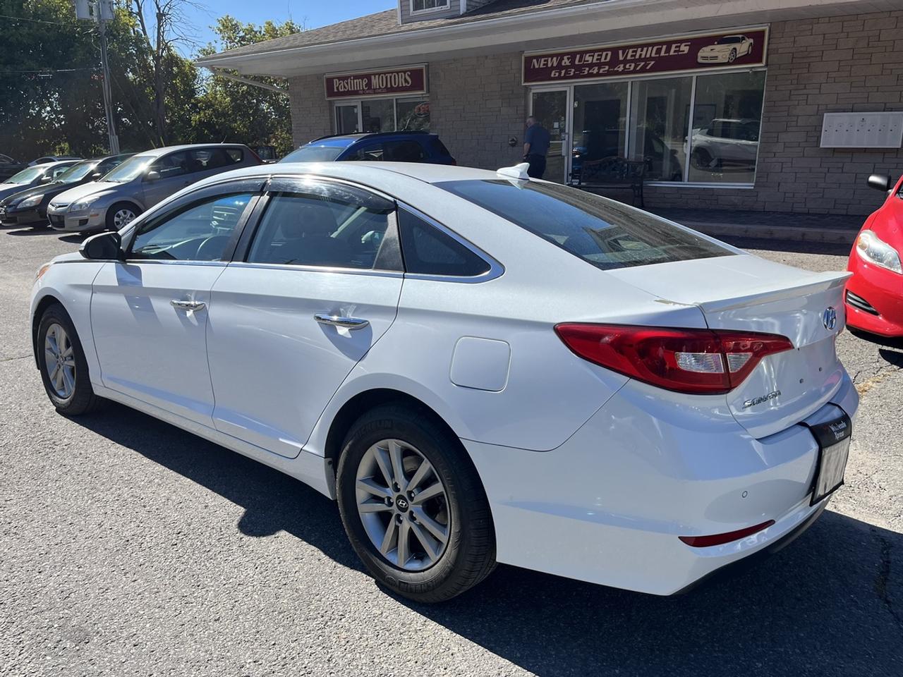 2015 Hyundai Sonata SE Photo