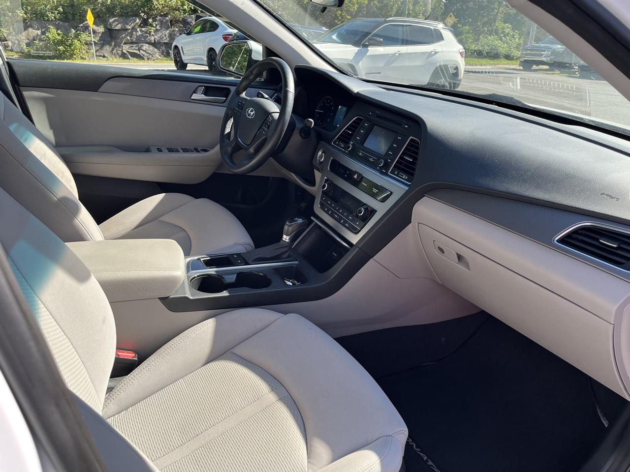 2015 Hyundai Sonata SE Photo