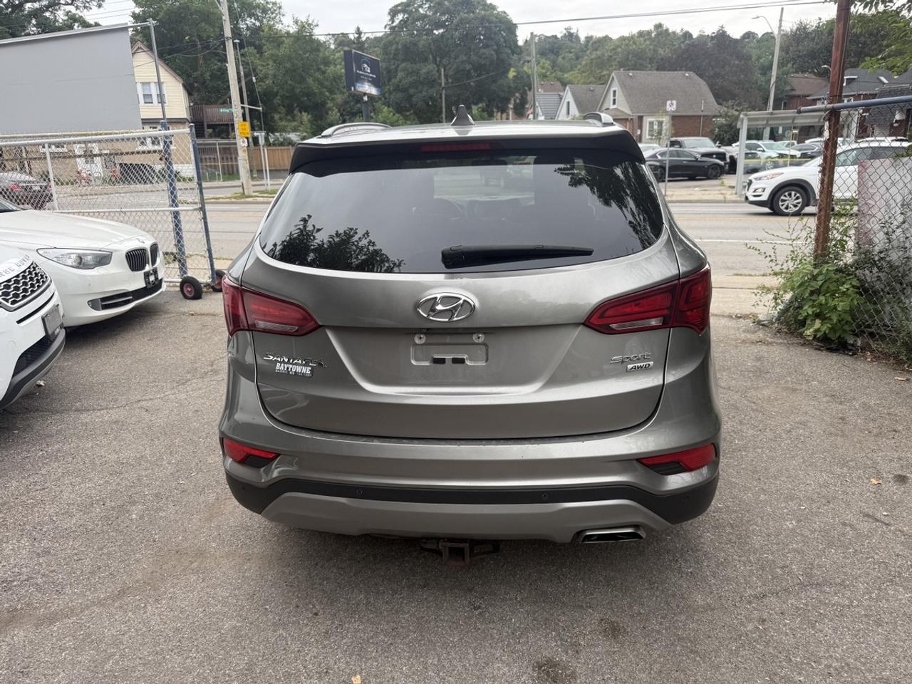 2017 Hyundai Santa Fe Sport SE Photo