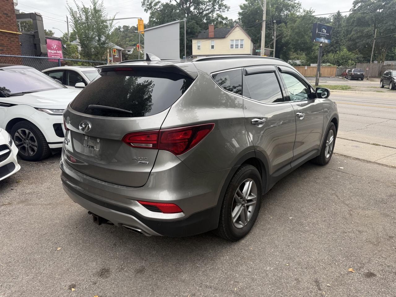 2017 Hyundai Santa Fe Sport SE Photo