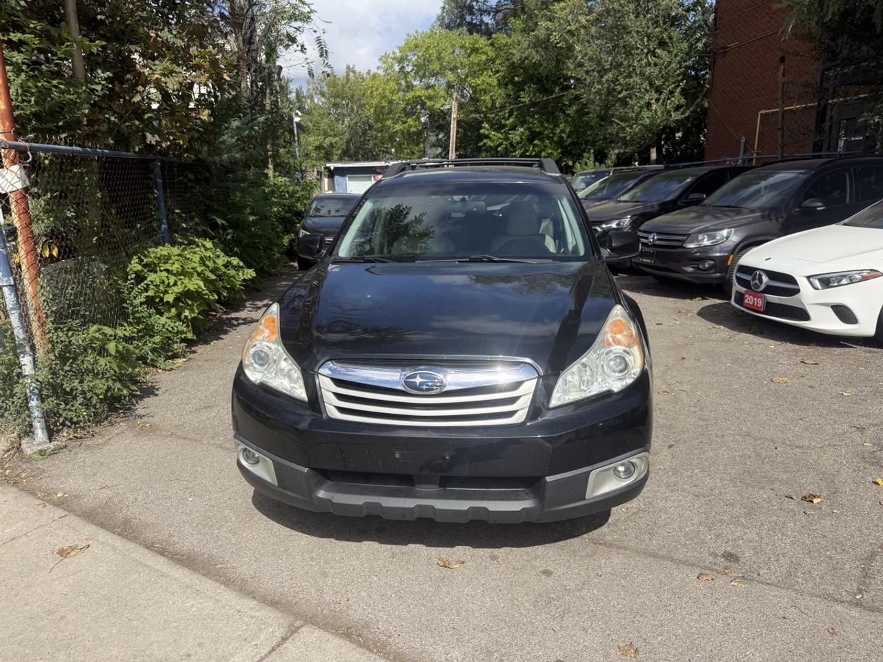 2011 Subaru Outback LIMITED Photo