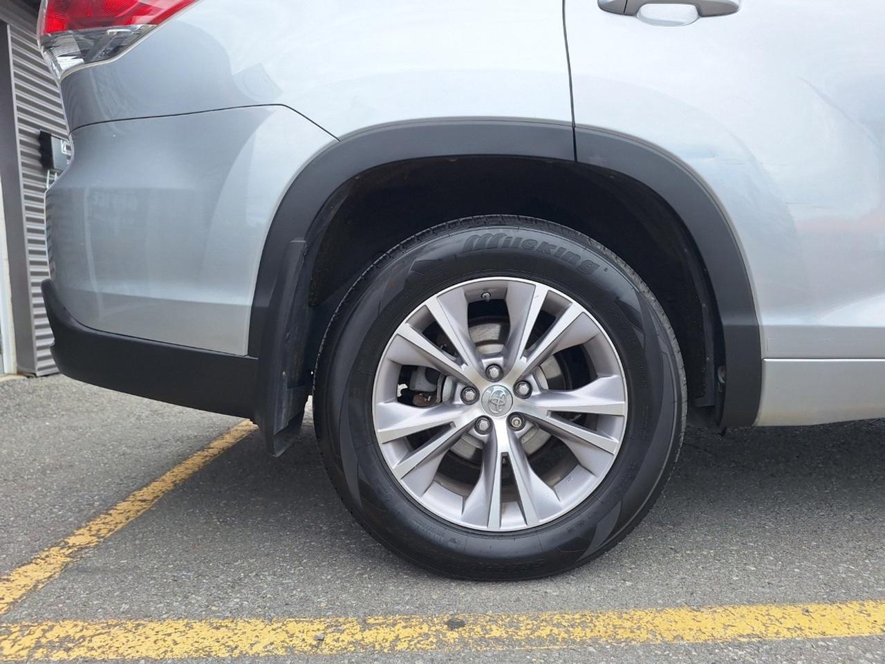 2015 Toyota Highlander AWD 4dr LE Photo