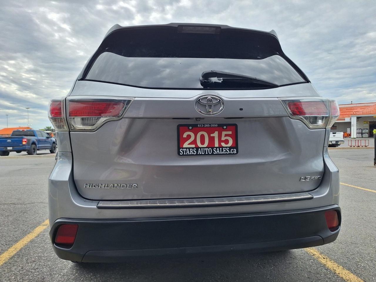 2015 Toyota Highlander AWD 4dr LE Photo