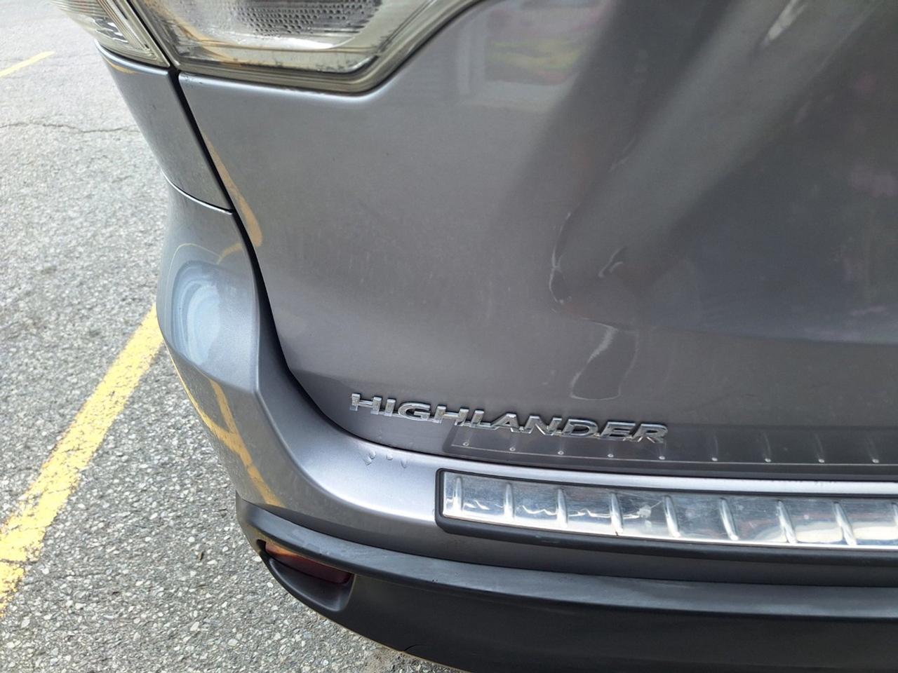 2015 Toyota Highlander AWD 4dr LE Photo