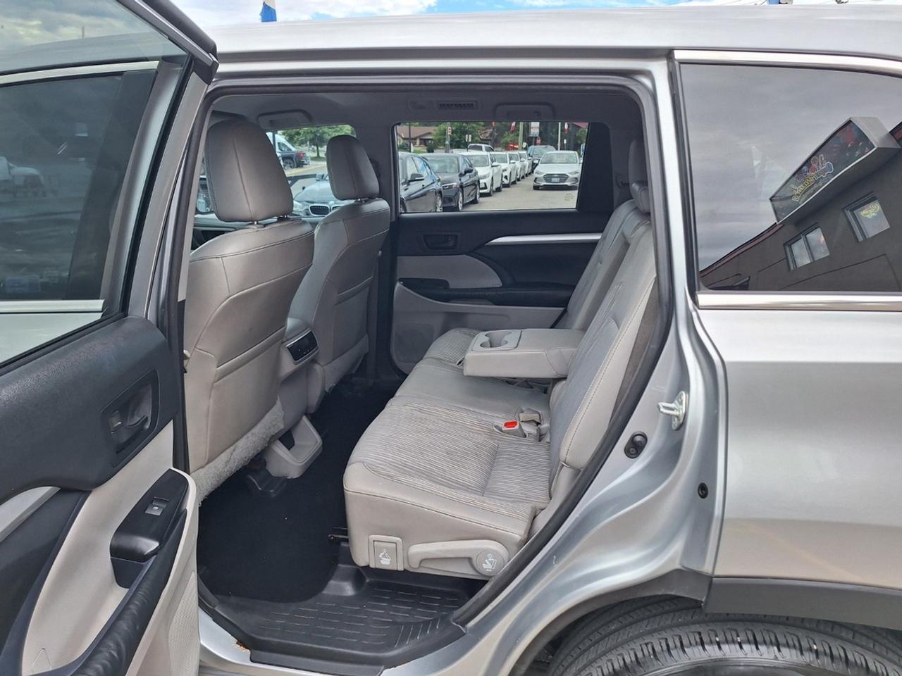 2015 Toyota Highlander AWD 4dr LE Photo