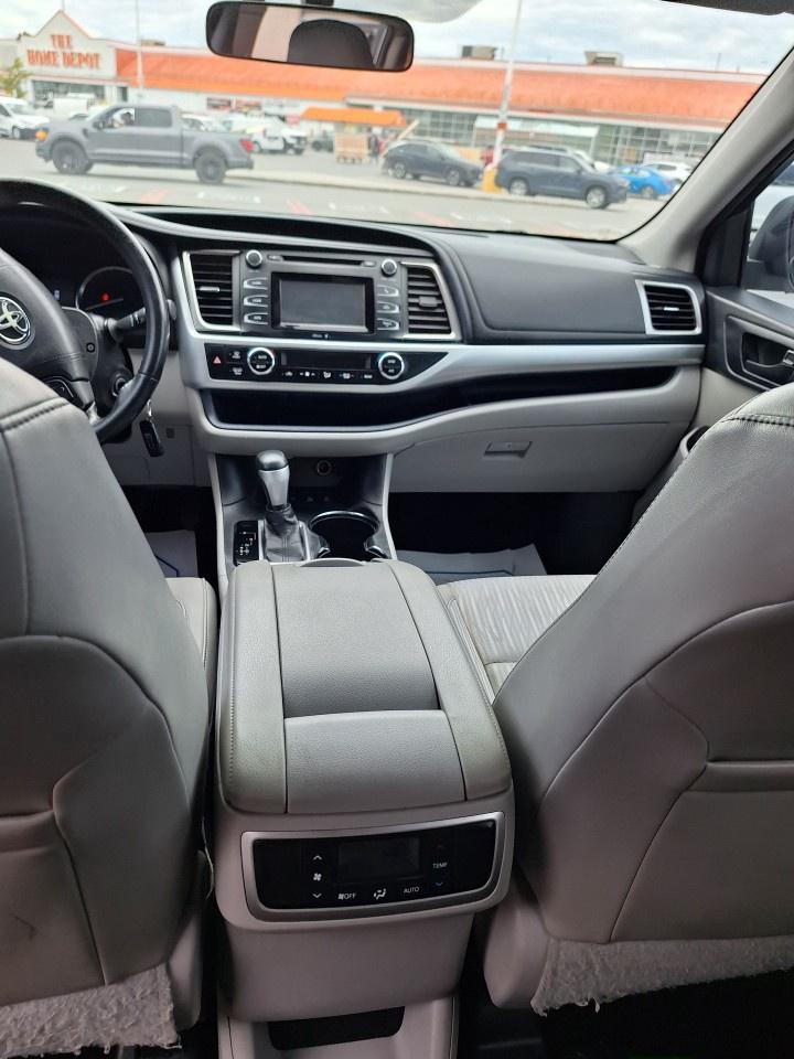 2015 Toyota Highlander AWD 4dr LE Photo