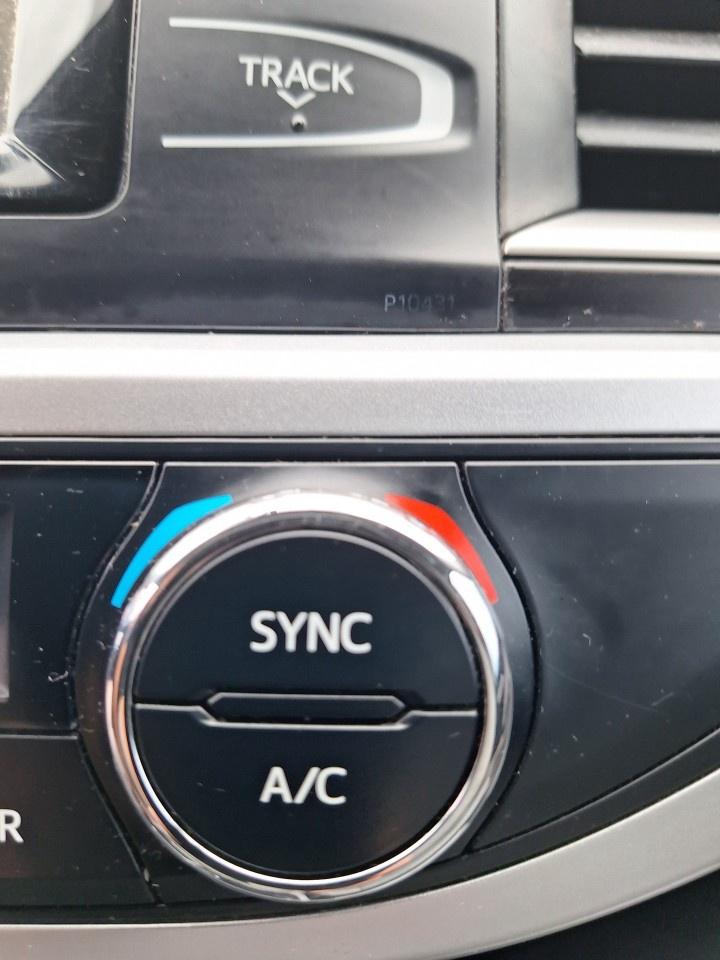 2015 Toyota Highlander AWD 4dr LE Photo