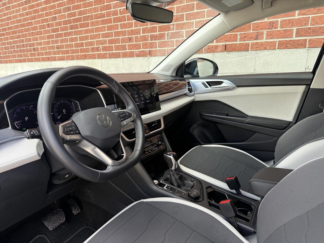 2025 Volkswagen Taos Comfortline 4Motion AWD|Clean Carfax|Great Price Photo