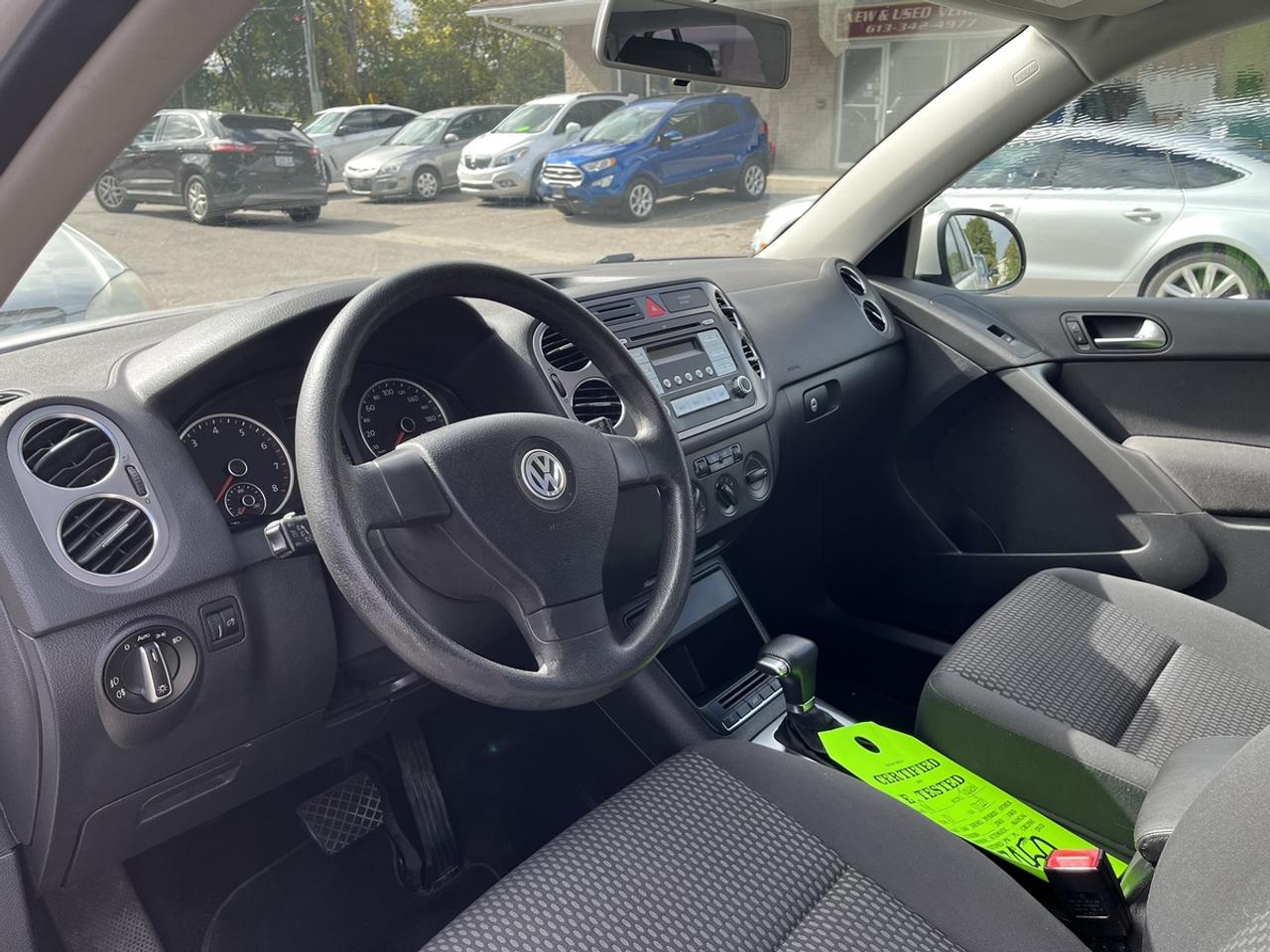 2010 Volkswagen Tiguan Wolfsburg Edition Photo4