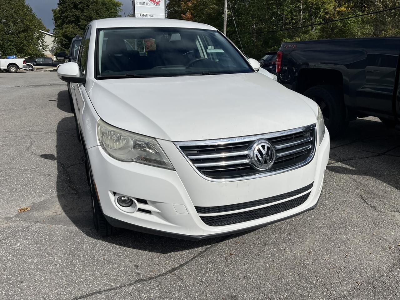 2010 Volkswagen Tiguan Wolfsburg Edition Photo1