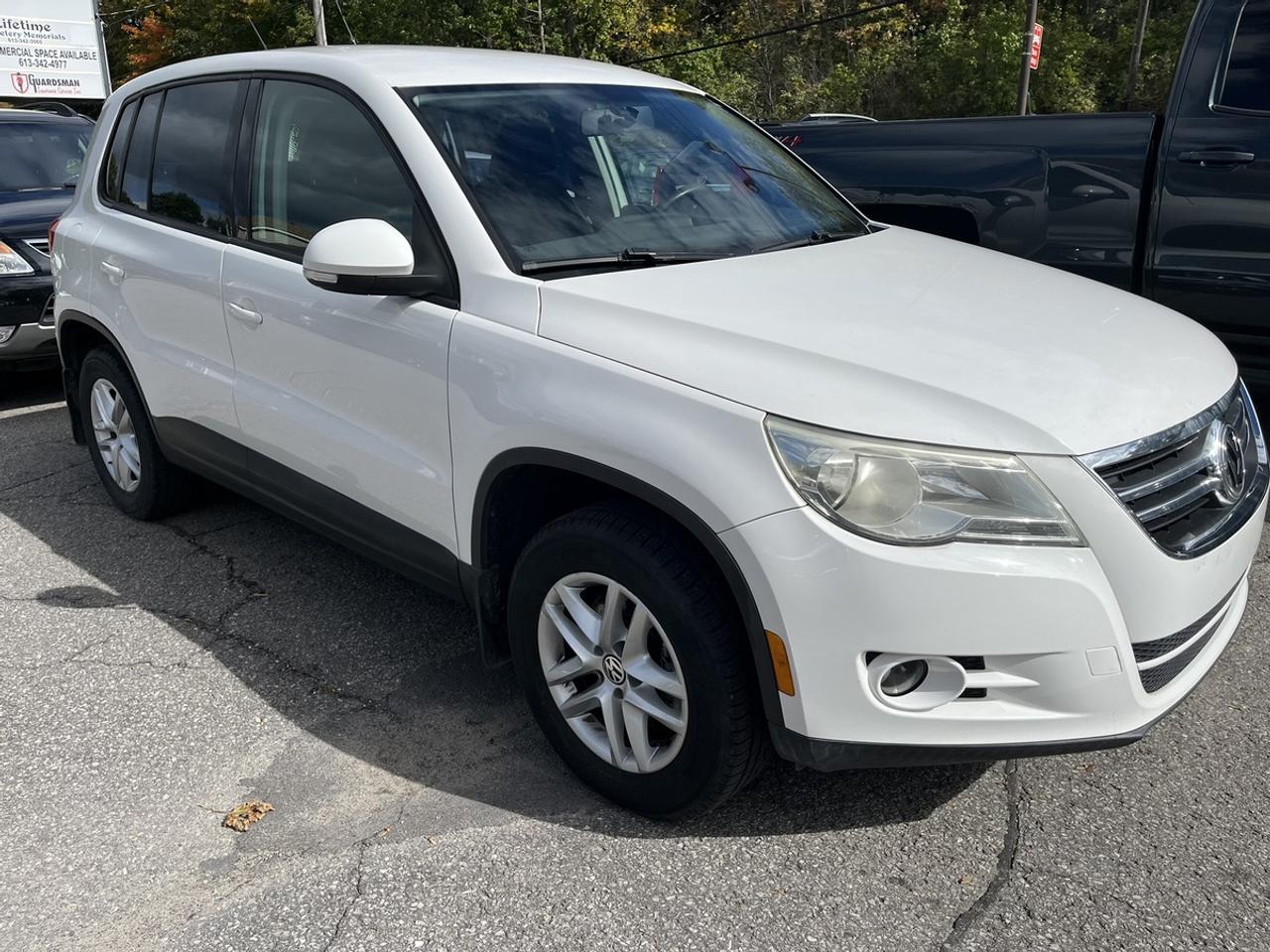 2010 Volkswagen Tiguan Wolfsburg Edition Photo0