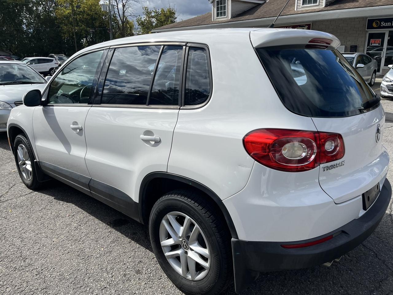 2010 Volkswagen Tiguan Wolfsburg Edition Photo
