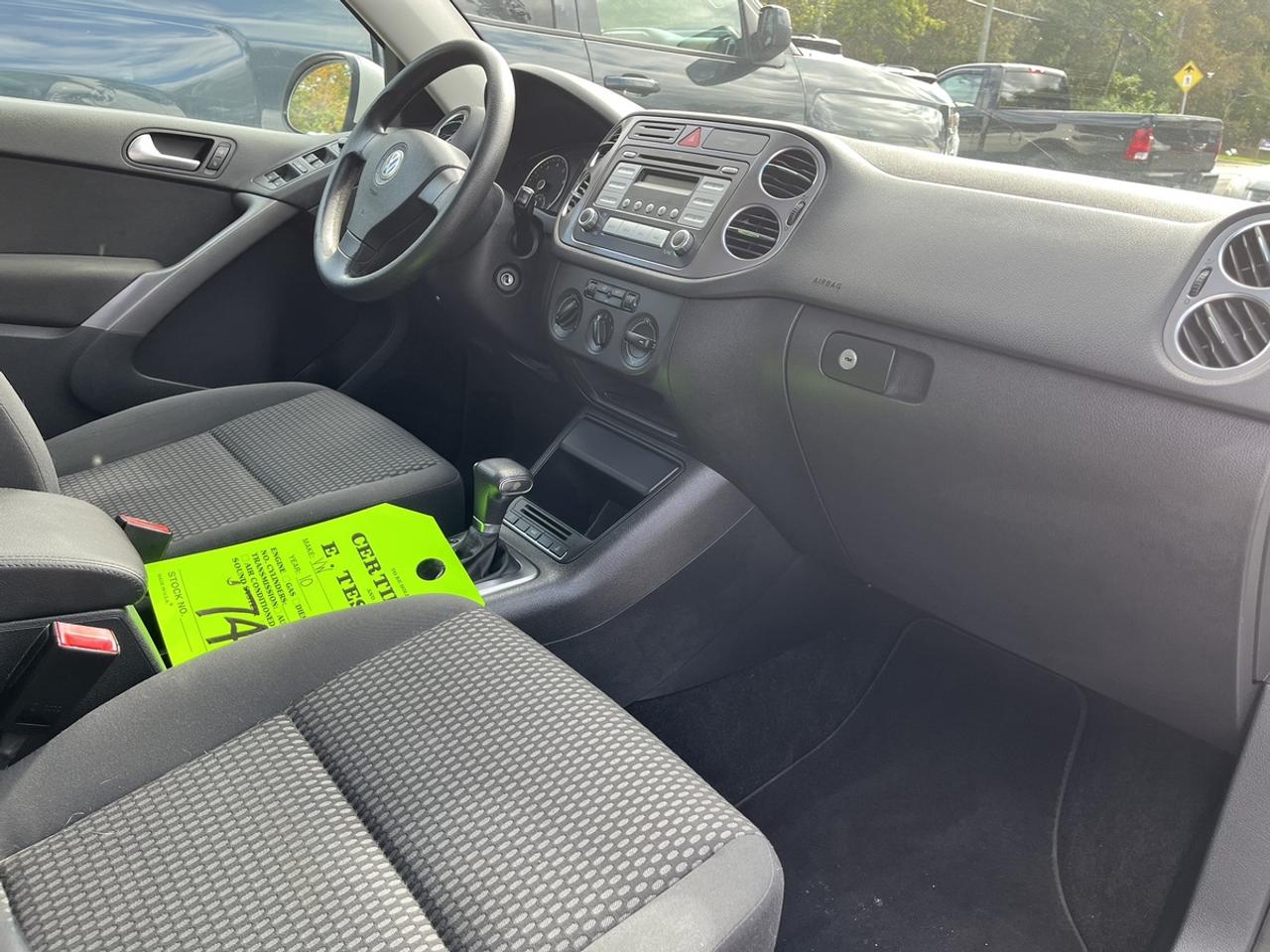 2010 Volkswagen Tiguan Wolfsburg Edition Photo