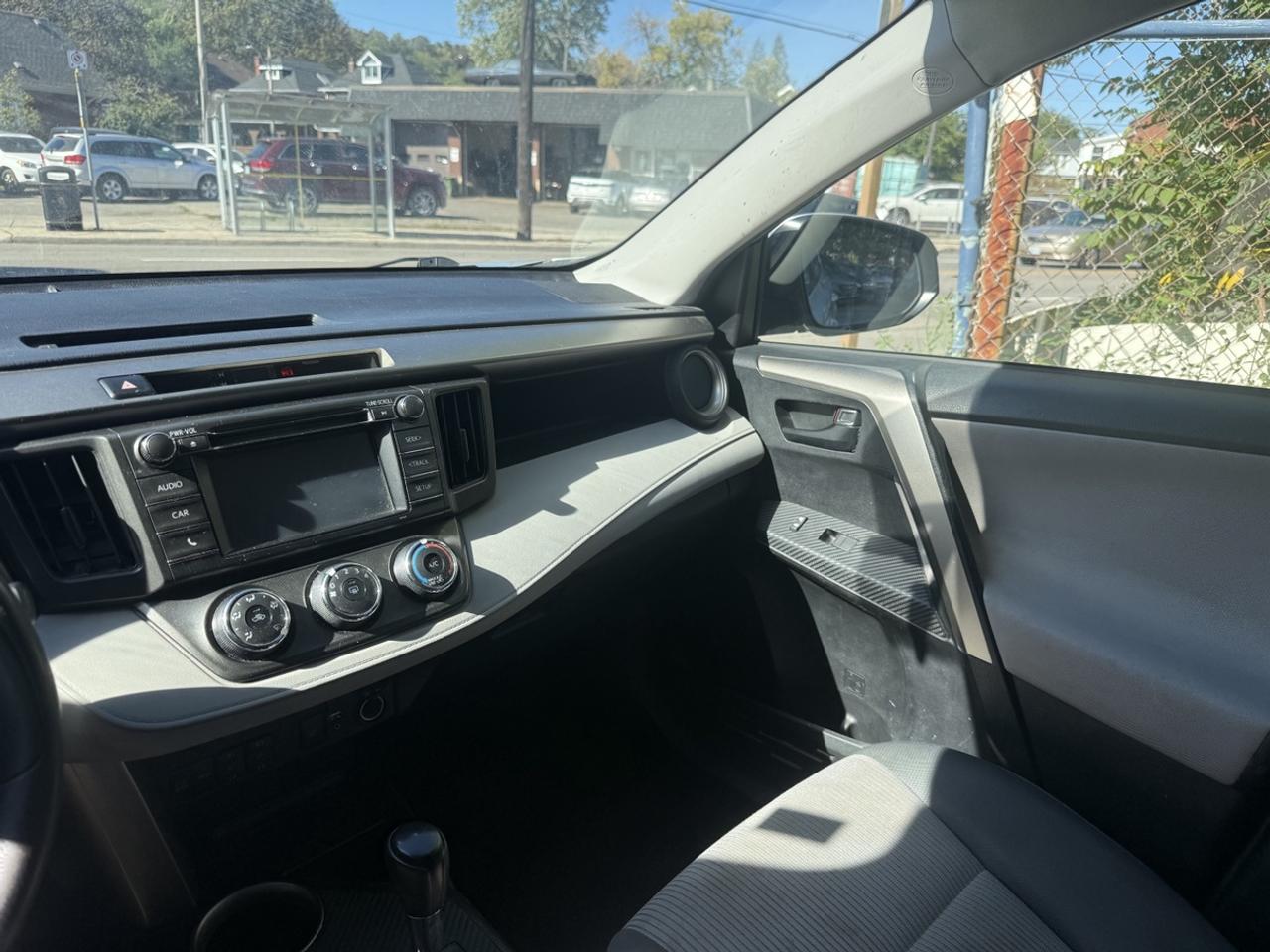 2014 Toyota RAV4 LE Photo