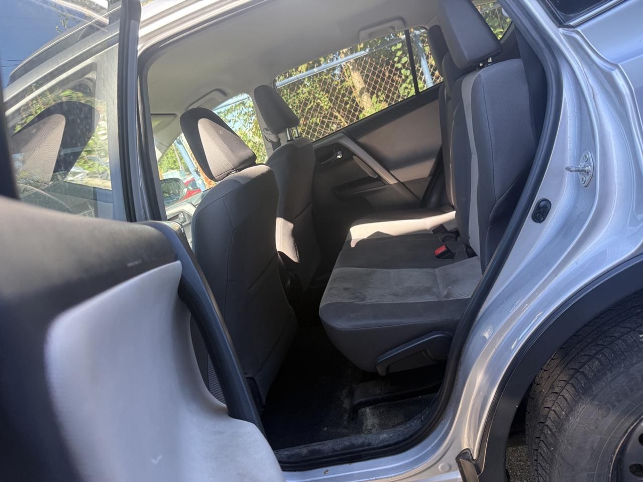 2014 Toyota RAV4 LE Photo
