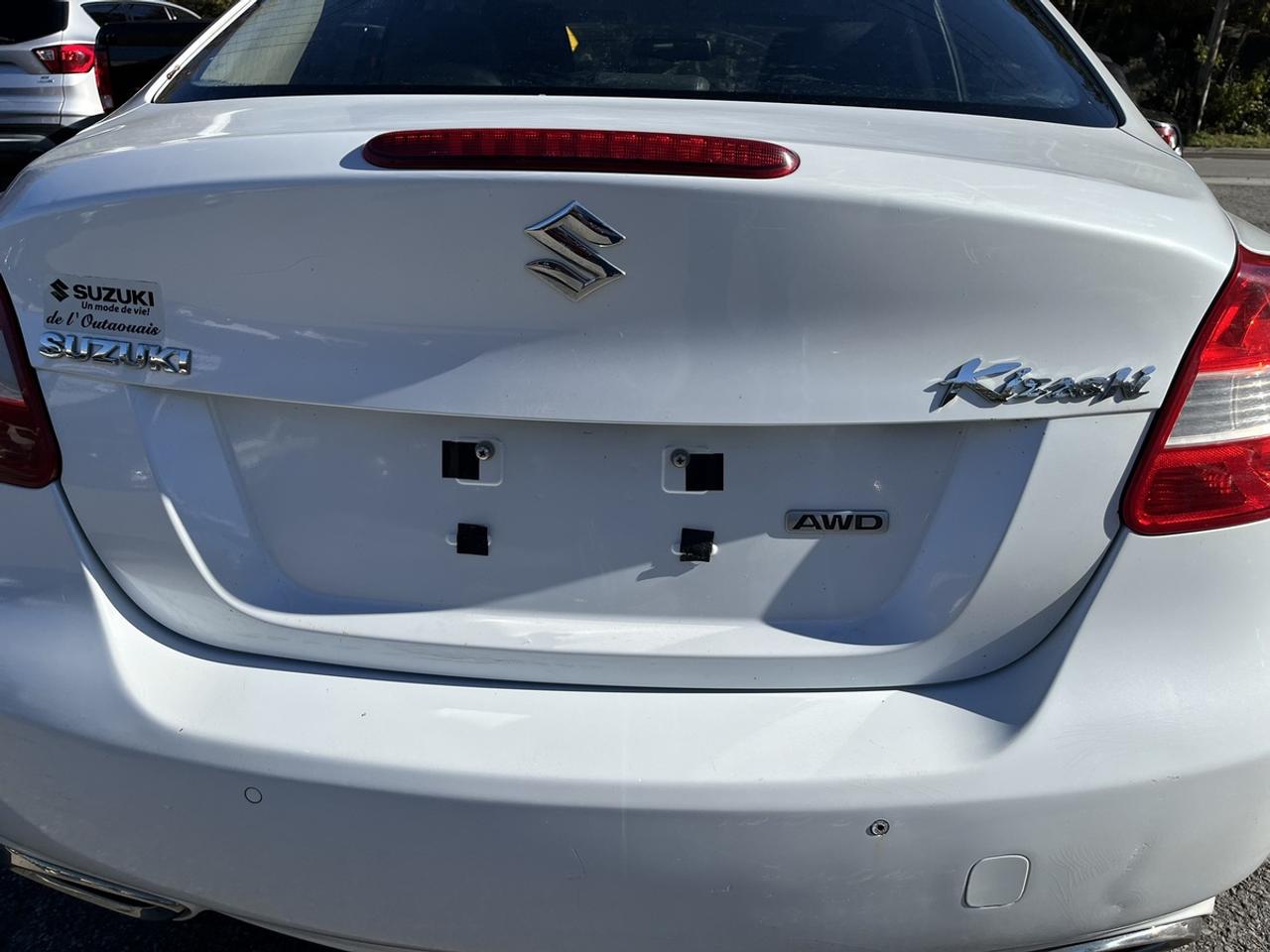 2011 Suzuki Kizashi SLS Photo