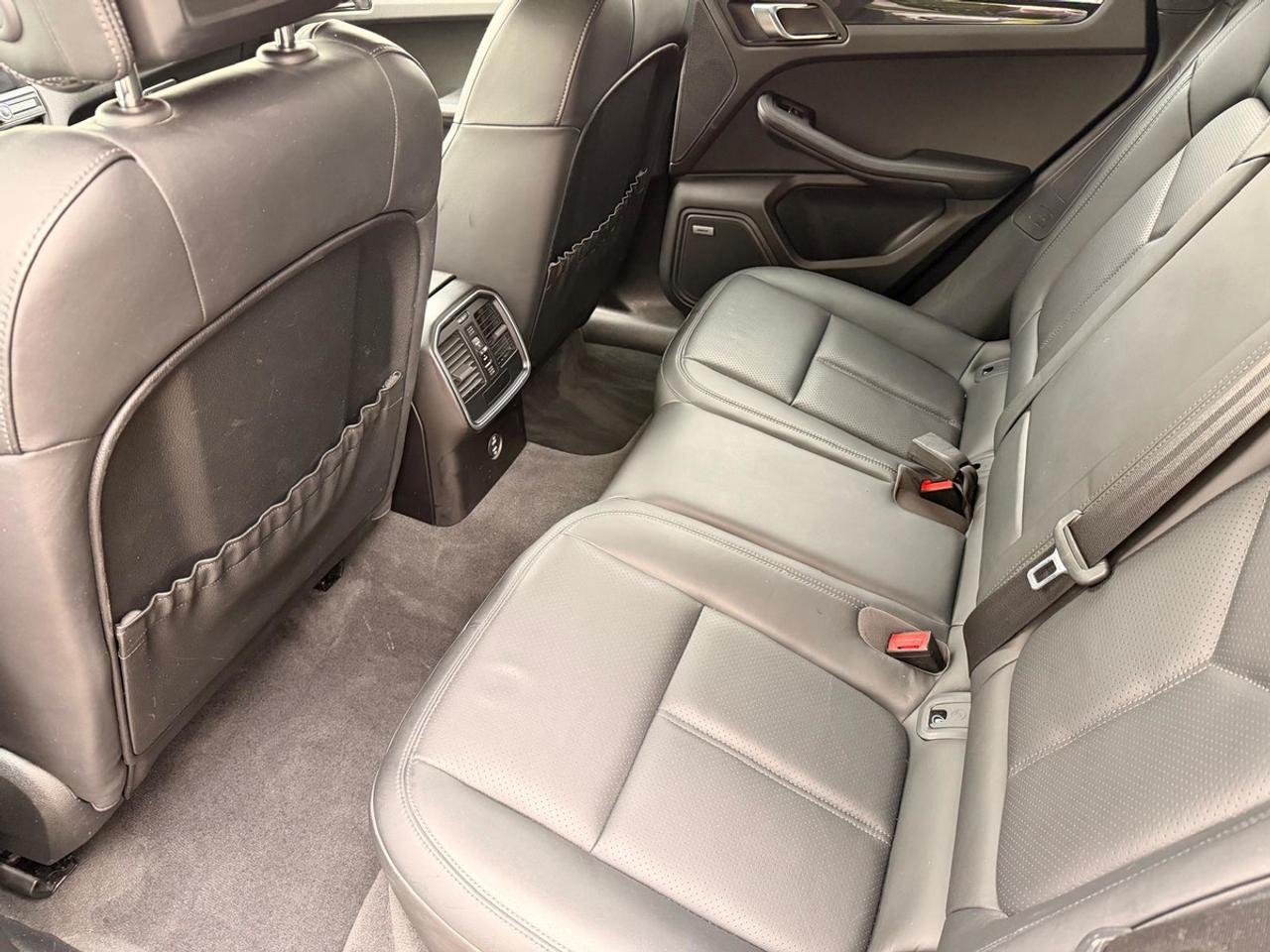 2021 Porsche Macan S|PDLS+|CCF Photo