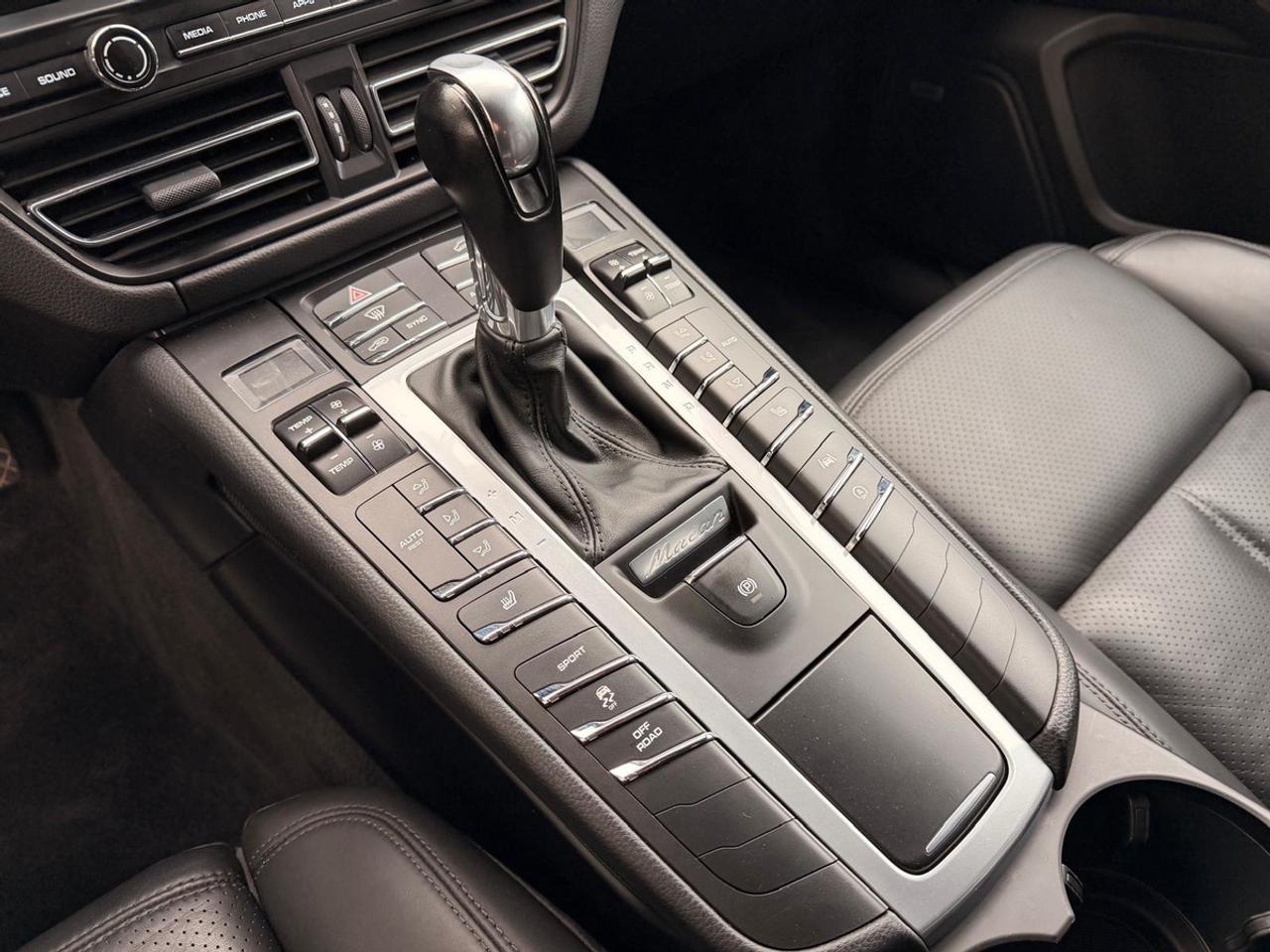 2021 Porsche Macan S|PDLS+|CCF Photo