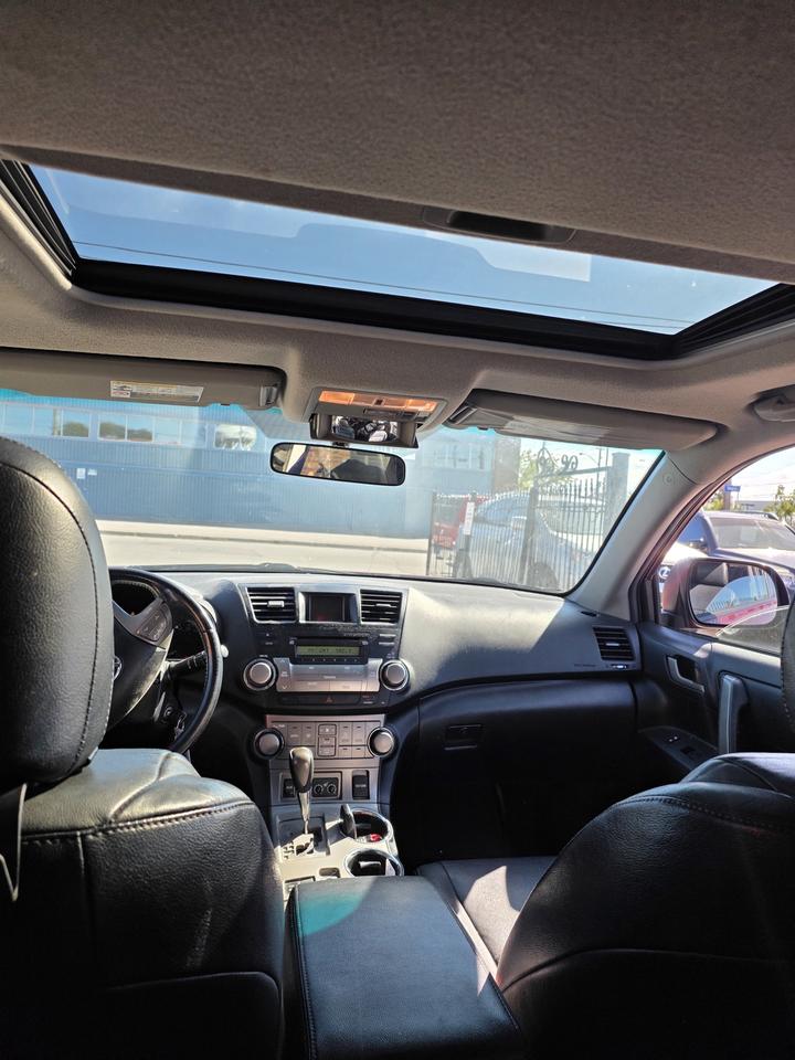 2010 Toyota Highlander Sport Photo