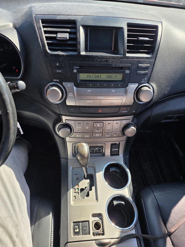 2010 Toyota Highlander Sport Photo