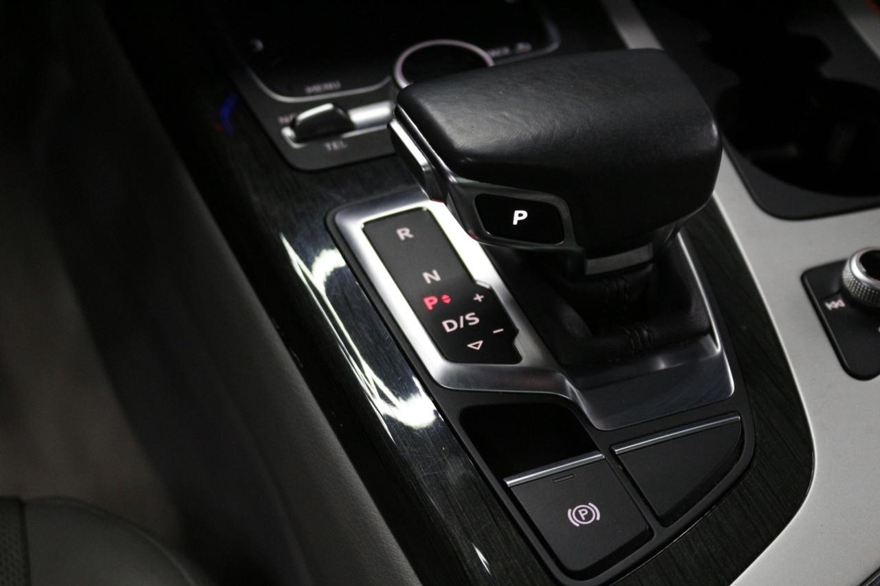 2018 Audi Q7 TECHNIK - 7 SEATS CLEAN CARFAX Photo