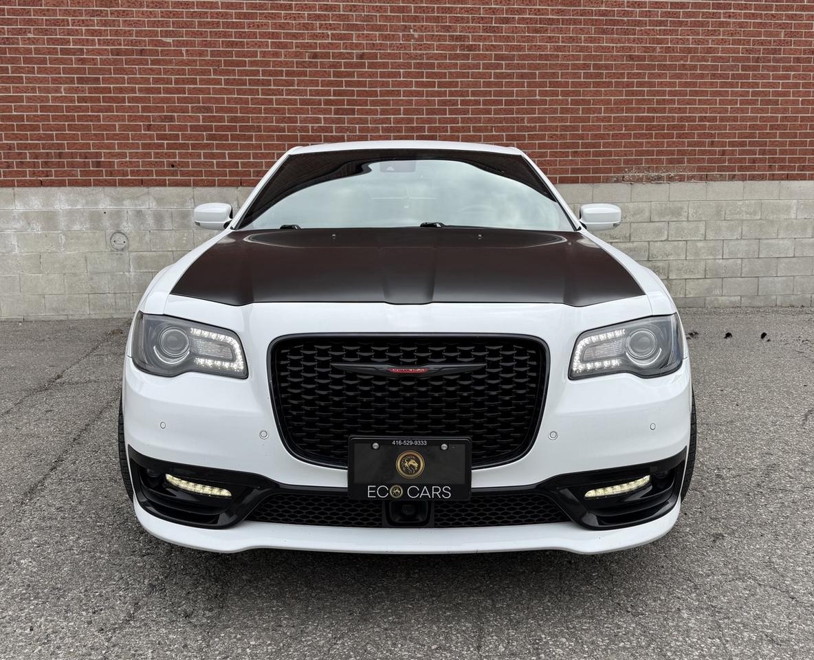 2023 Chrysler 300S AWD Panaroof| SRT Wheels| Leather Photo1