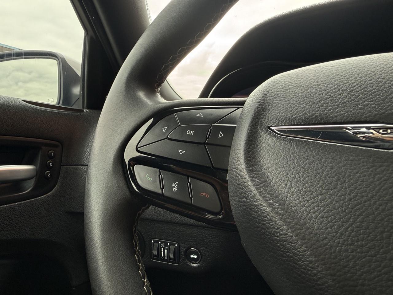 2023 Chrysler 300S AWD Panaroof| SRT Wheels| Leather Photo