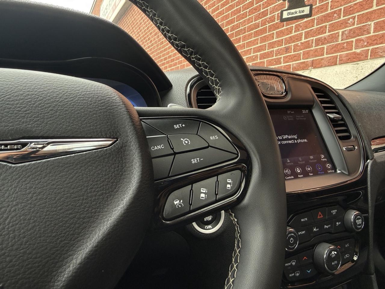 2023 Chrysler 300S AWD Panaroof| SRT Wheels| Leather Photo
