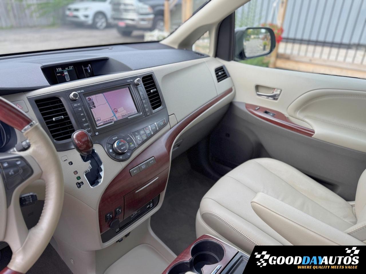 2014 Toyota Sienna Limited FULLY LOADED | 1 OWNER | LIKE NEW LOW KMS Photo