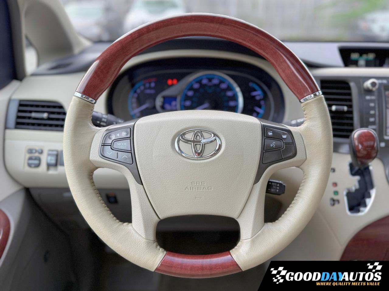 2014 Toyota Sienna Limited FULLY LOADED | 1 OWNER | LIKE NEW LOW KMS Photo