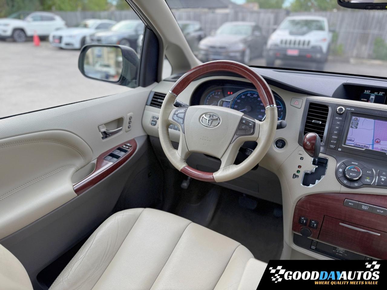 2014 Toyota Sienna Limited FULLY LOADED | 1 OWNER | LIKE NEW LOW KMS Photo