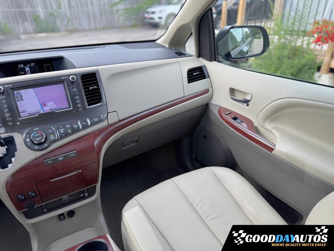 2014 Toyota Sienna Limited FULLY LOADED | 1 OWNER | LIKE NEW LOW KMS Photo