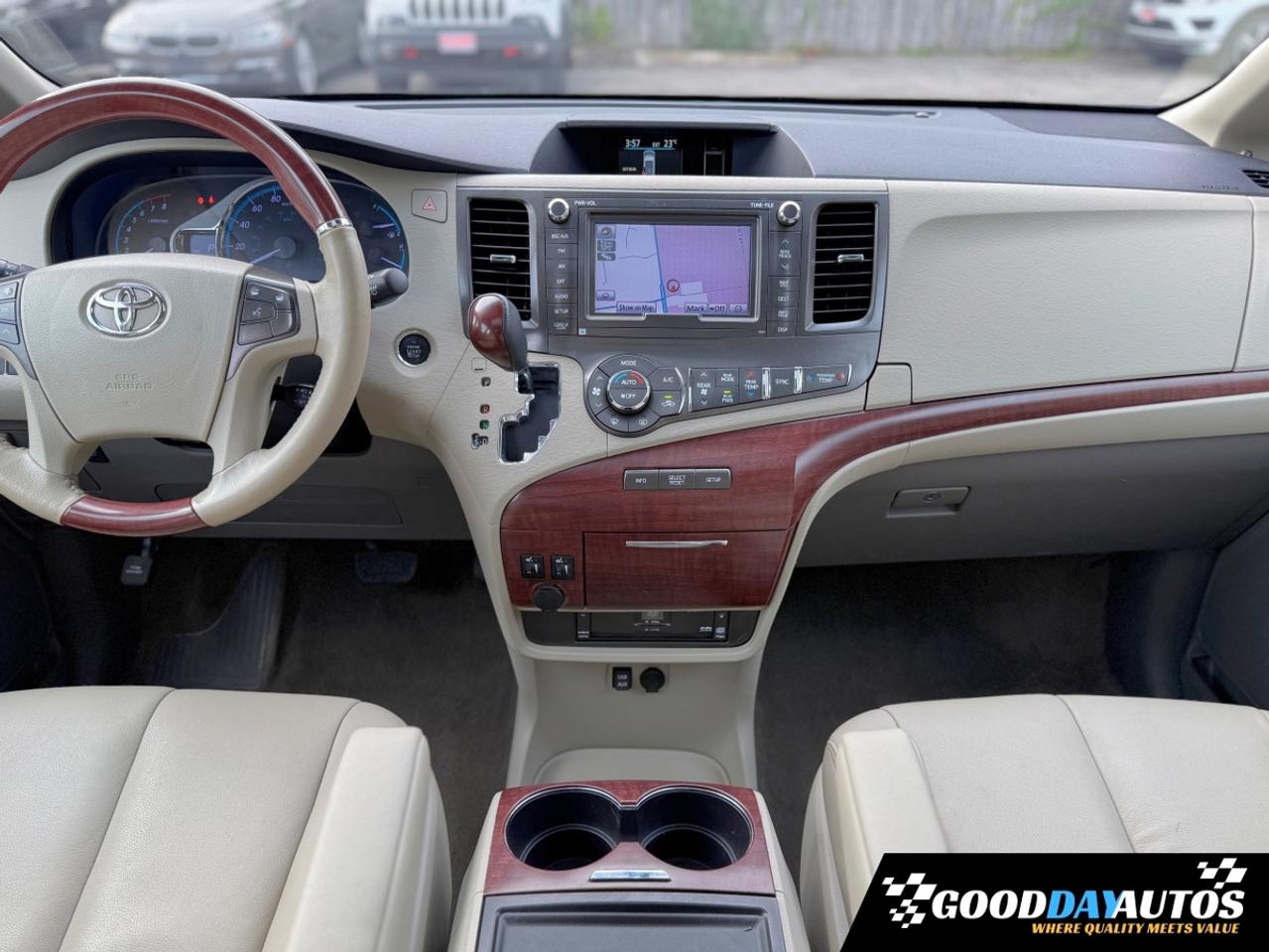 2014 Toyota Sienna Limited FULLY LOADED | 1 OWNER | LIKE NEW LOW KMS Photo