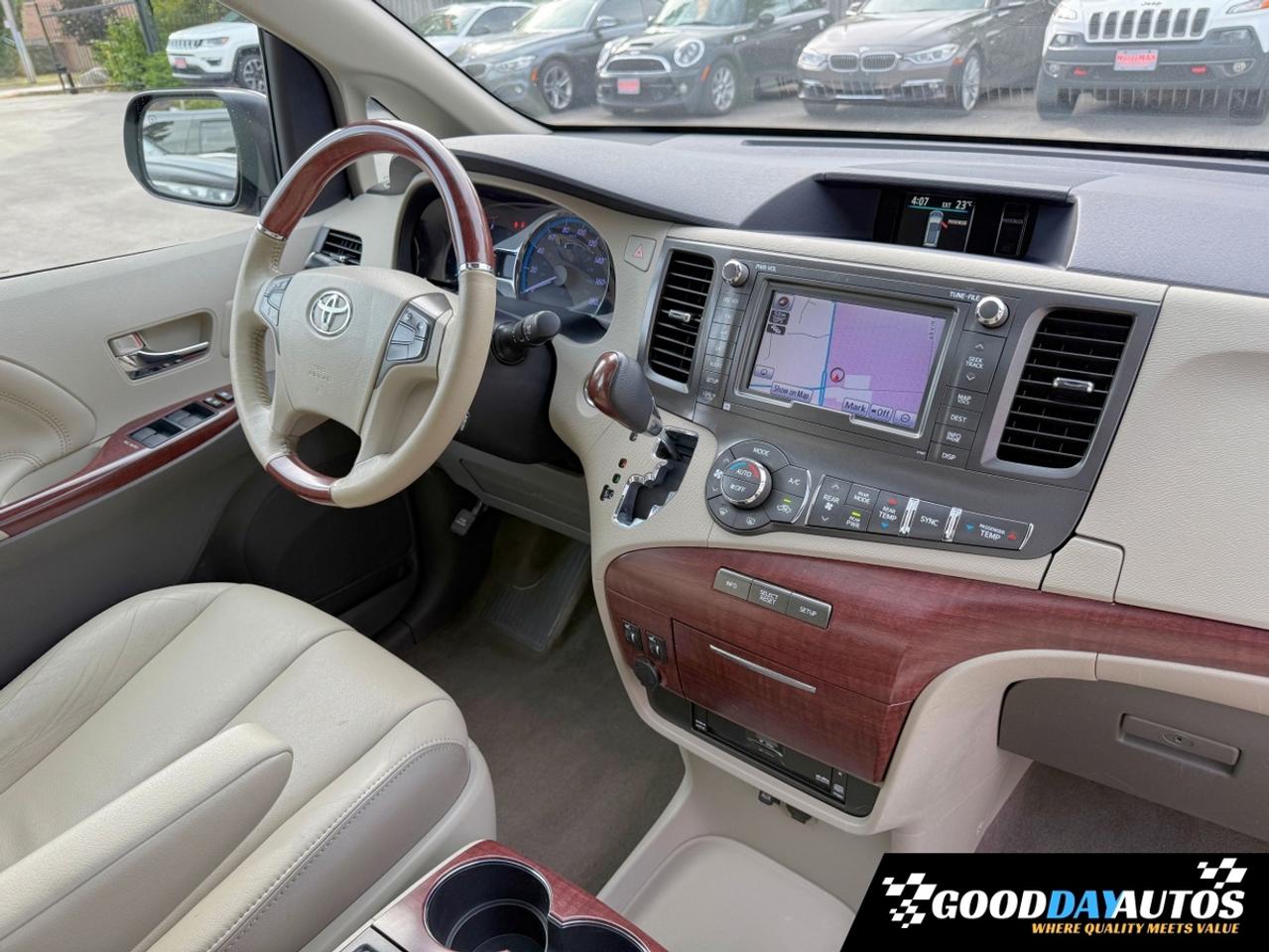 2014 Toyota Sienna Limited FULLY LOADED | 1 OWNER | LIKE NEW LOW KMS Photo