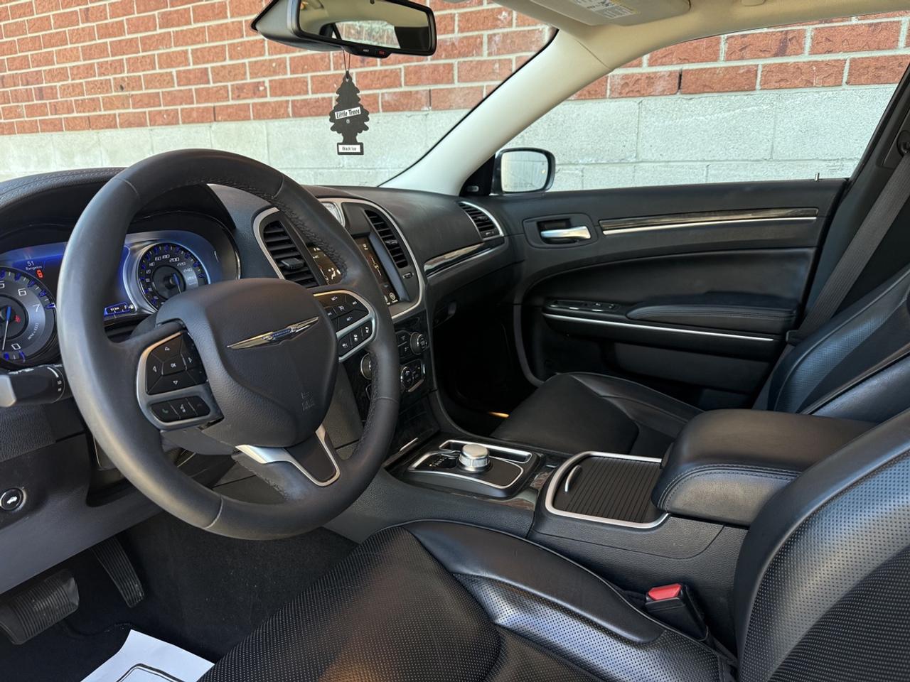 2023 Chrysler 300 Touring L AWD|Panaroof| Leather| Clean Carfax Photo