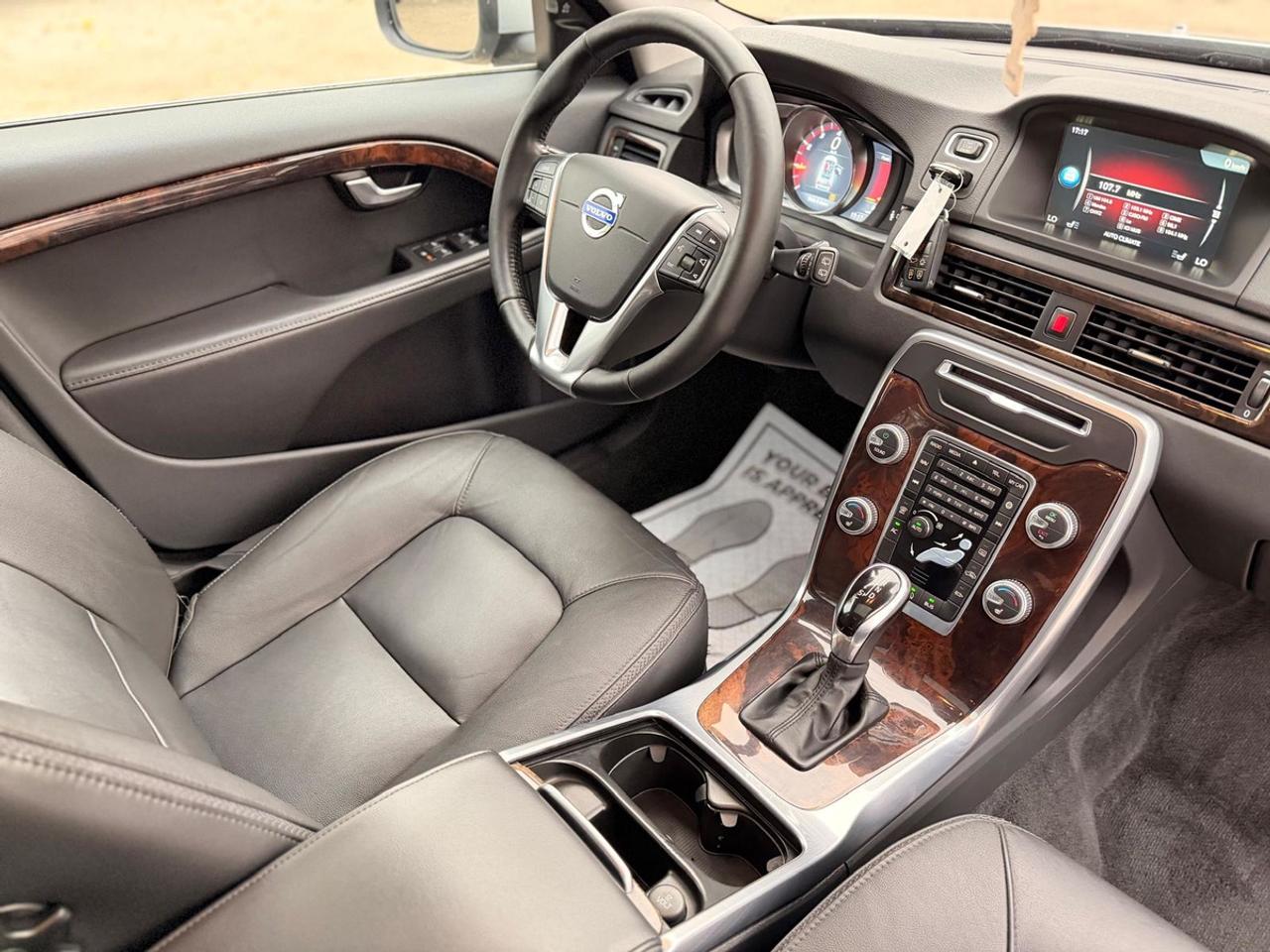 2015 Volvo XC70 T5 PREMIER|41 SERVICE RECORDS|DEALER MAINTAINED Photo
