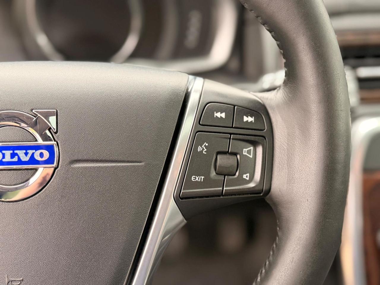 2015 Volvo XC70 T5 PREMIER|41 SERVICE RECORDS|DEALER MAINTAINED Photo
