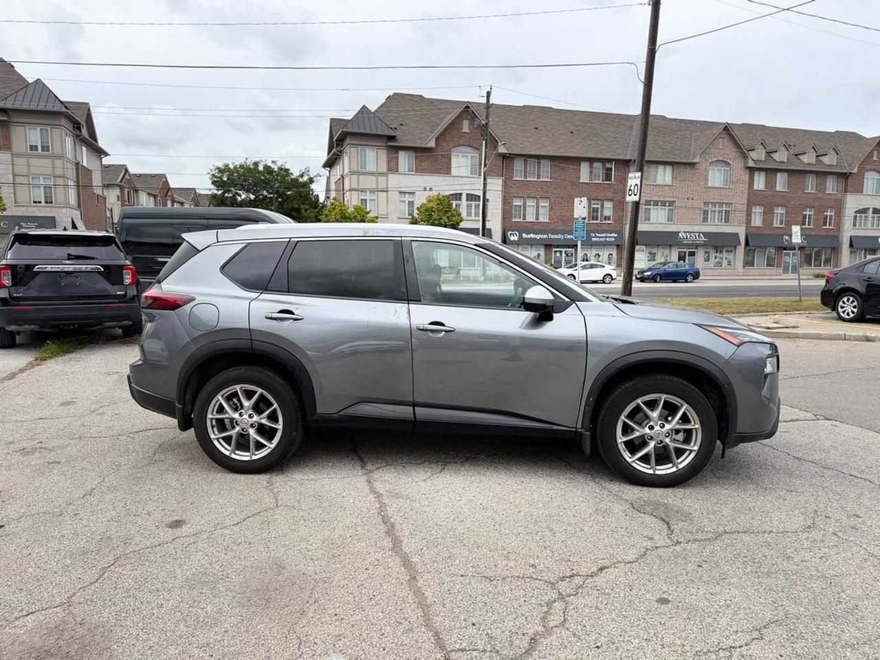 2025 Nissan Rogue SV Photo