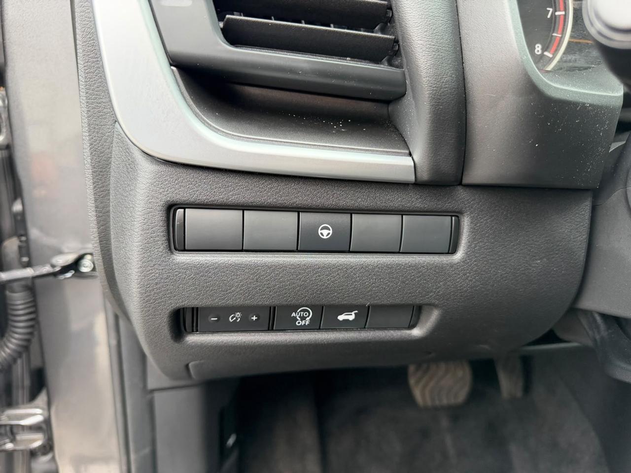 2025 Nissan Rogue SV Photo