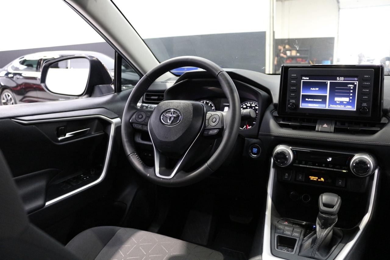 2019 Toyota RAV4 AWD XLE - ONE OWNER NO ACCIDENTS DEALER SERVICED Photo