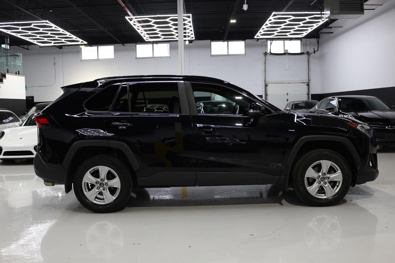 2019 Toyota RAV4 AWD XLE - ONE OWNER NO ACCIDENTS DEALER SERVICED Photo