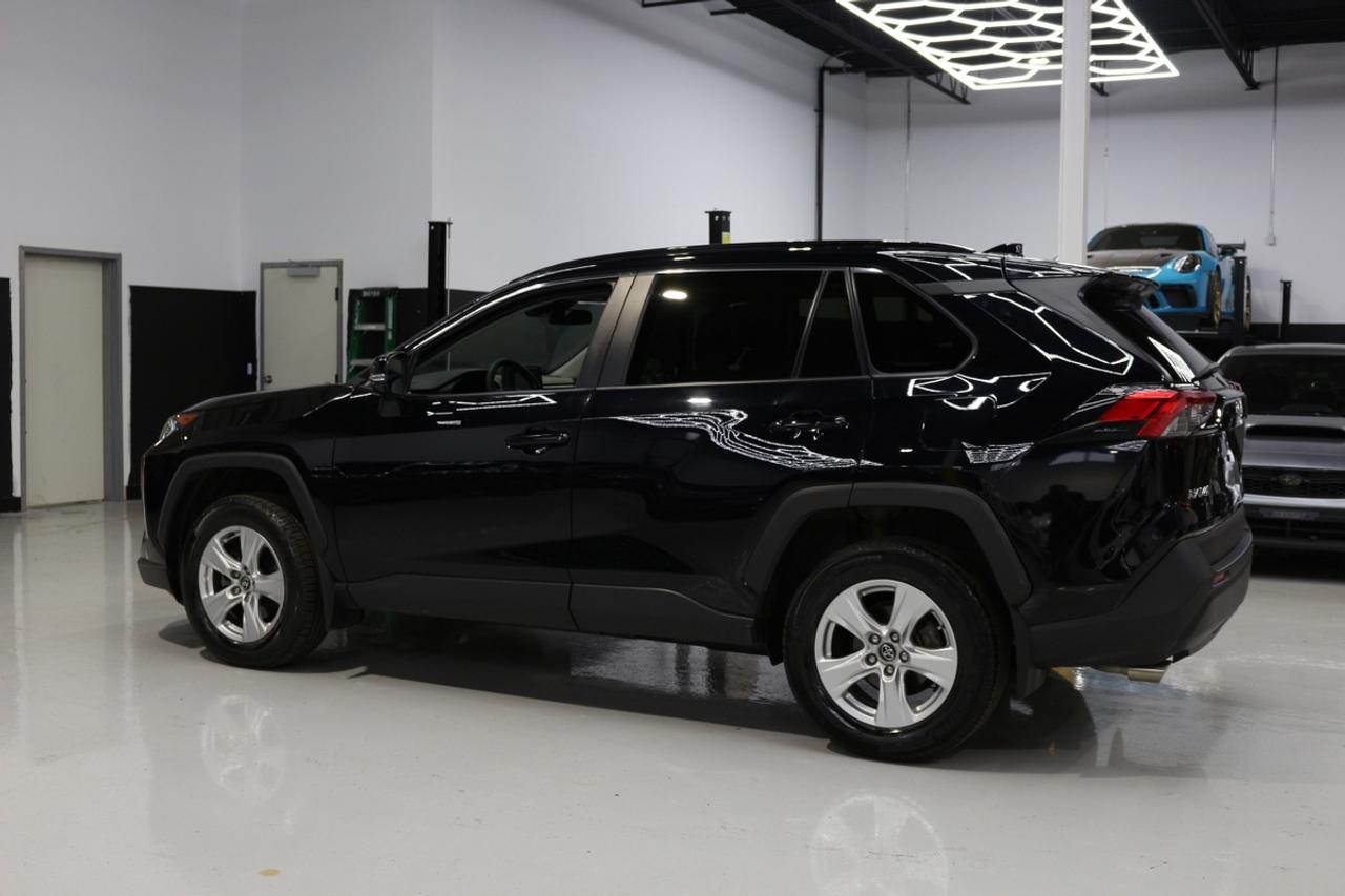 2019 Toyota RAV4 AWD XLE - ONE OWNER NO ACCIDENTS DEALER SERVICED Photo5